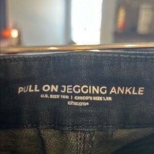 Chico's Black Pull-On Jegging Ankle